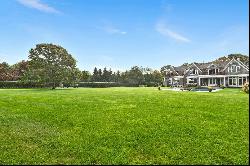 Sagaponack Estate with Gorgeous Backyard