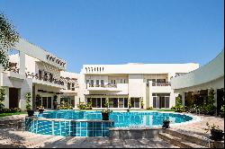 Luxury villa in Emirates Hills