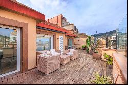 Beautiful penthouse with parking and 50 m2 of terrace in Zona Alta