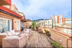 Beautiful penthouse with parking and 50 m2 of terrace in Zona Alta