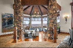 Panoramic Views, Ski-In/Ski-Out, with Private Guest House in Park City