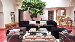 Stylish large 3 bedroom Riad with prime location