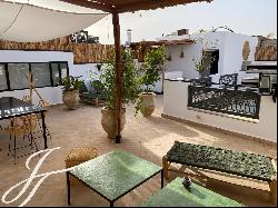 Handsome 5 bedroom Riad with rooftop pool