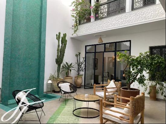 Handsome 5 bedroom Riad with rooftop pool