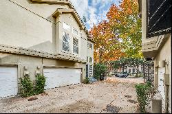 Lovely Low Maintenance 3-Story TreeHouse TownHome Corner Unit Near Highland Park