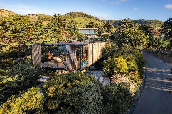 Engawa House - Famous architectural home in Punta Pite.