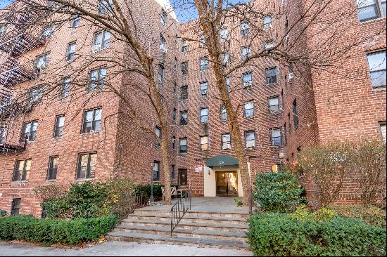 102-18 64 Avenue,Forest Hills, NY, 11375