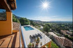 Luxury property with panoramic views, pool and spa - Palau Saverdera