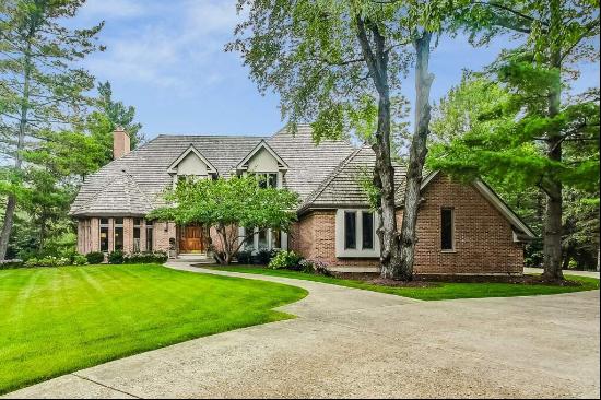 318 Camelot Lane, Libertyville, IL, 60048, USA