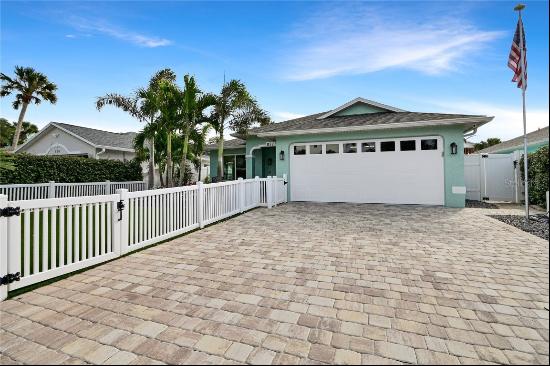 827 HOPE Avenue, New Smyrna Beach, FL, 32169, USA