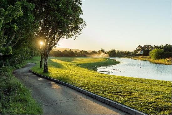 Modern Luxury On The Second Fairway