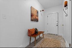 Beautifully updated and ideally situated studio near Downtown Westerly