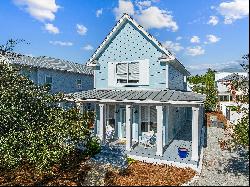 Four-Bedroom Cottage With Community Pool Near Beach