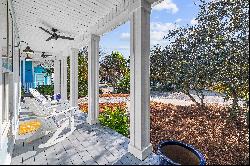 Four-Bedroom Cottage With Community Pool Near Beach