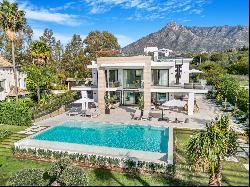 Stunning Six-Bedroom Luxury Villa in Marbella's Exclusive Lomas del Marques