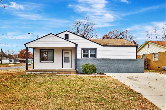 869 Prairie Park Rd, Wichita KS 67218