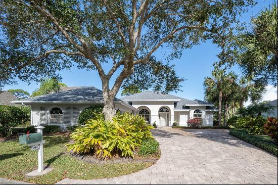 862 Carolina Circle SW, Vero Beach FL 32962