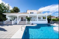 Elegant classic-style villa in Nueva Andalucia, Marbella 29660