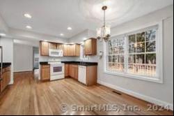 82 Bailey Circle, South Windsor CT 06074