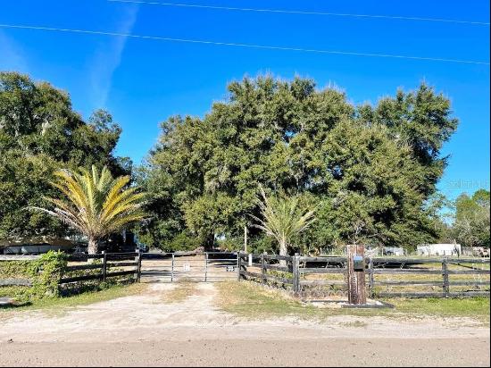 18727 Baker Road, Umatilla FL 32784