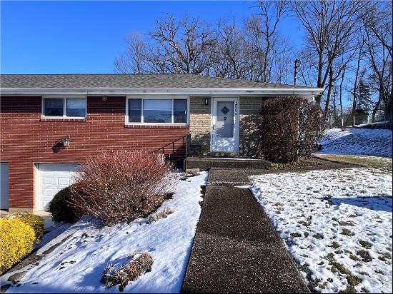 200 Ogden Nash St Dr Unit B, Moon/Crescent Twp PA 15108