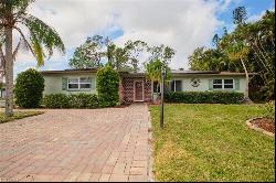 8955 Crest Ln N, Fort Myers FL 33907