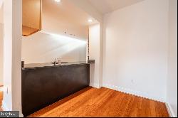 221 Race Street Unit 5, Philadelphia PA 19106