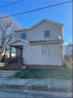 224 1st Ave, Sharon PA 16146