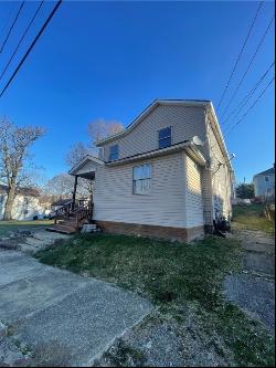 224 1st Ave, Sharon PA 16146