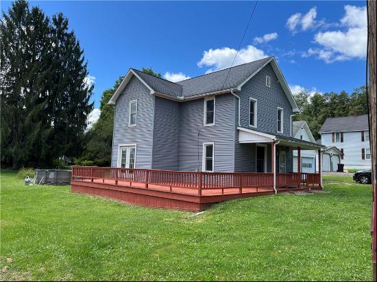 400 W Prairie St, Harrisville Boro PA 16038