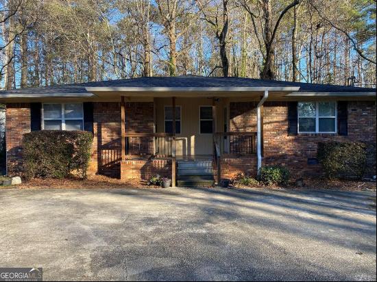 6250 Vera Lane SW Unit B, Mableton GA 30126