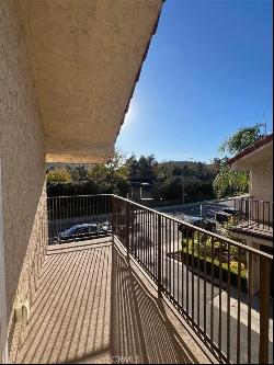 23401 Park Sorrento #7, Calabasas CA 91302