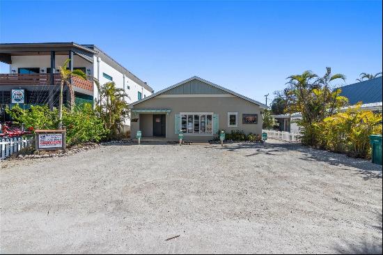 ANNA MARIA Commercial Sale