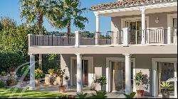 Mougins - Elegant villa in a sought-after gated domain