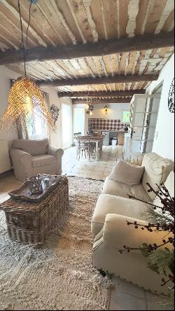 Sale of a small Mas, House of 112m2 on land of 4117m2 with swimming pool