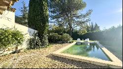 Sale of a small Mas, House of 112m2 on land of 4117m2 with swimming pool