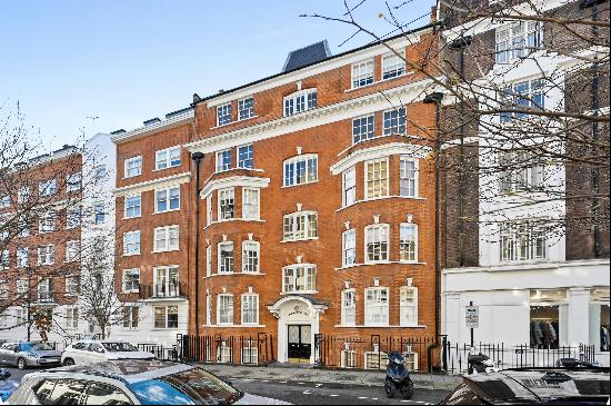 A bright second-floor flat of a sought-after period block, moments away from Marylebone Hi