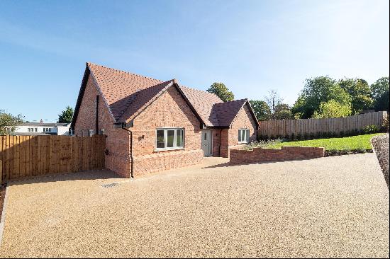 Prices from GBP 700,000-GBP 795,000 - A bespoke collection of 4 new properties situated on a pri