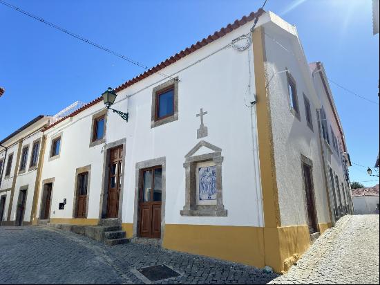 Early-1800s 3-Bedroom townhouse in Pedrógão Pequeno, Sertã