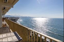 BIARRITZ, "CÔTE DES BASQUES", EXCEPTIONAL APARTMENT FACING THE OCEAN