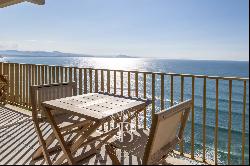 BIARRITZ, "CÔTE DES BASQUES", EXCEPTIONAL APARTMENT FACING THE OCEAN