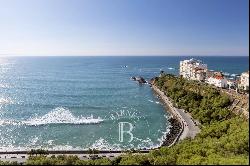 BIARRITZ, "CÔTE DES BASQUES", EXCEPTIONAL APARTMENT FACING THE OCEAN