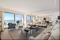 BIARRITZ, "CÔTE DES BASQUES", EXCEPTIONAL APARTMENT FACING THE OCEAN