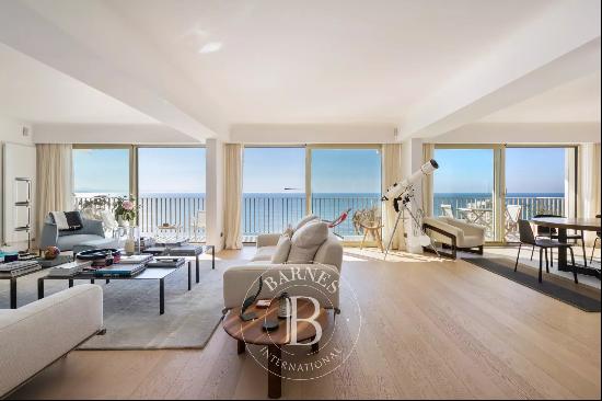 BIARRITZ, CoTE DES BASQUES, EXCEPTIONAL APARTMENT FACING THE OCEAN