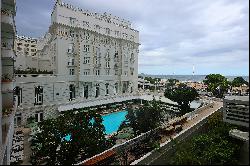 Spacious apartment with ocean view next to the Copacabana Palace