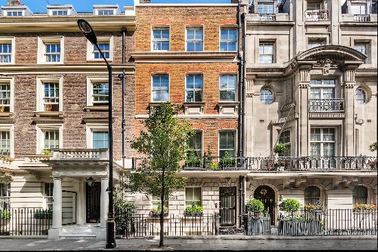 Elegant Georgian Apartment in the Heart of Mayfair