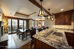 728 W Lionshead Cir Unit R-112, Vail CO 81657