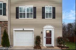 2233 Mallard Landing Dr, Fredericksburg VA 22408