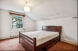 Taybridge Road, London, SW11 5PY