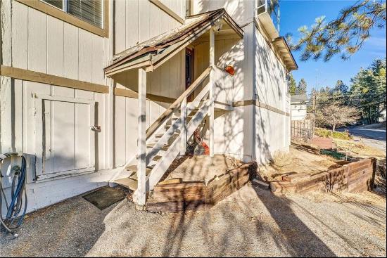 32490 Scandia Drive, Running Springs CA 92382